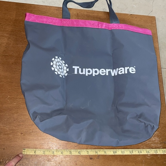 TUPPERWARE Mini Salad Keeper w/ dressing topping keeper & FREE Bonus Tote bag!!! - Picture 10 of 11